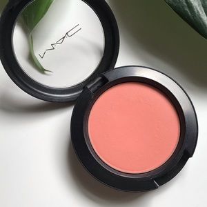 MAC PEACHES Sheertone Blush
